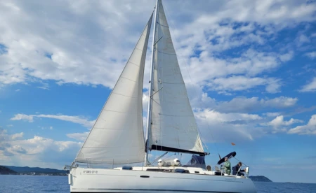 Oceanis 37