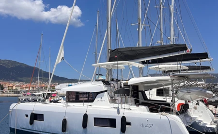 Lagoon 42