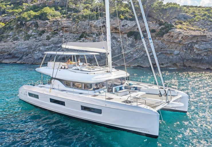 Lagoon 60 Alimos Kalamaki | LADY M