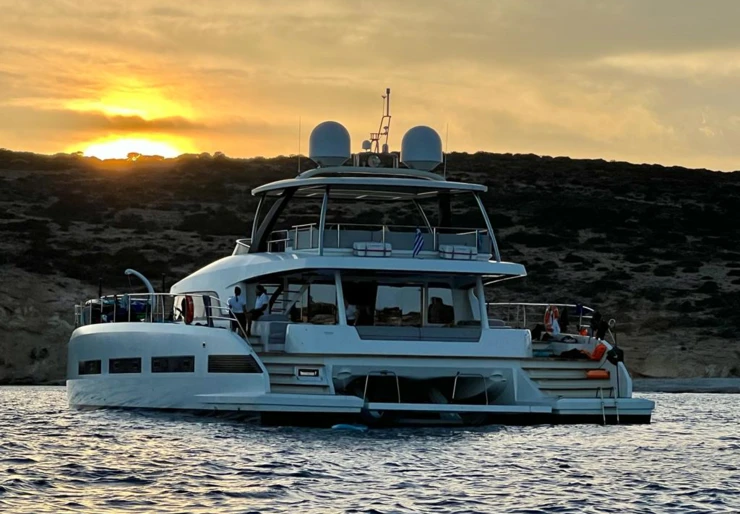 Lagoon Seventy 8 Alimos Kalamaki | CRAZY HORSE