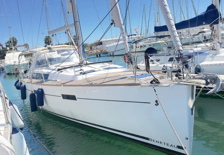 Oceanis 45 Puerto de Valencia | FLAVIA