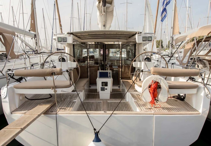 Moody 45 DS Alimos Kalamaki | Smiling Day