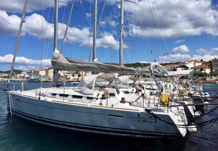 First 35 Jezera | Taurus