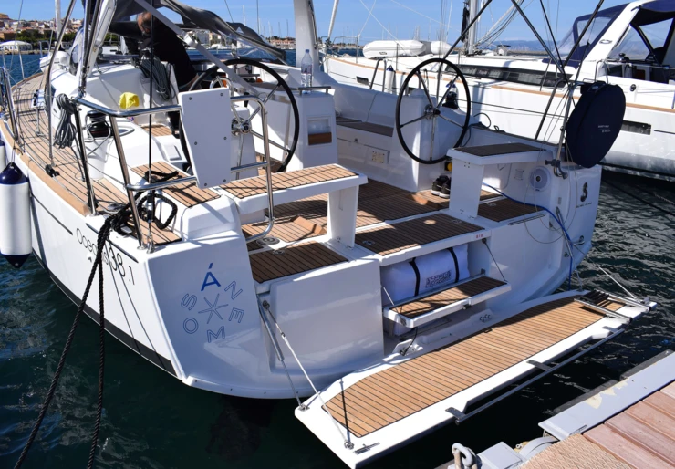 Oceanis 38.1 Carloforte | ànemos