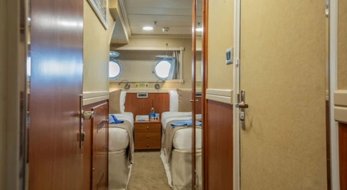 Cat C - Lower deck - Double bed or twin beds