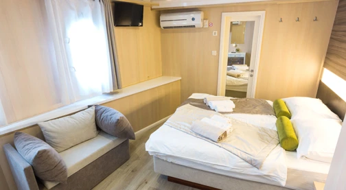 Main Deck / Upper Deck