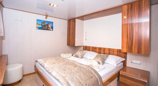 Double cabin - Upper or main deck