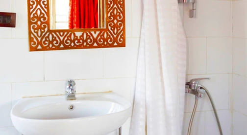 Cabina con 2 letti singoli che possono essere trasformati in un letto matrimoniale.