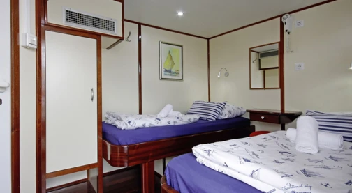 Double cabin - Main deck - Single beds