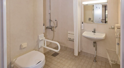 Barrierefreie Kabine für Menschen mit eingeschränkter Mobilität