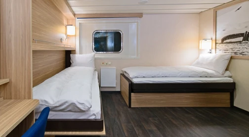 Cabine accessible aux personnes à mobilité réduite - Pont supérieur