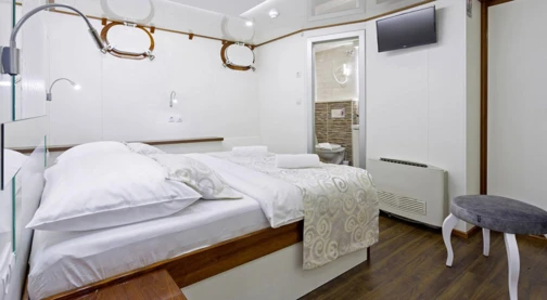 Cabine simple - Pont inférieur - Lit queen size