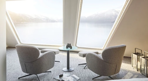 Panoramic deluxe cabin