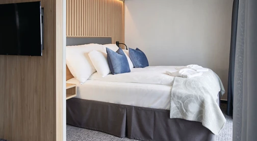 Deluxe cabin with balcony