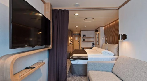 Outside cabin - Lower deck