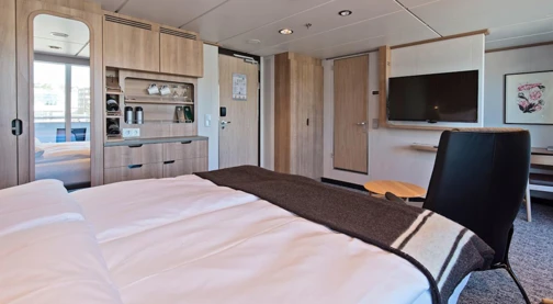 Outside cabin with balcony - Upper deck