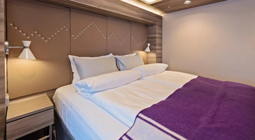 Large suite with balcony - Upper deck