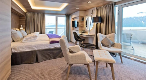 Corner suite with balcony - Upper deck