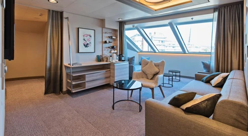 Large suite with balcony - Upper deck