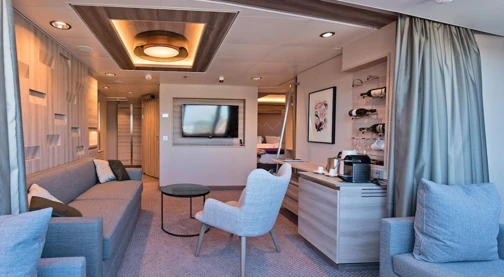 Large suite with balcony - Upper deck
