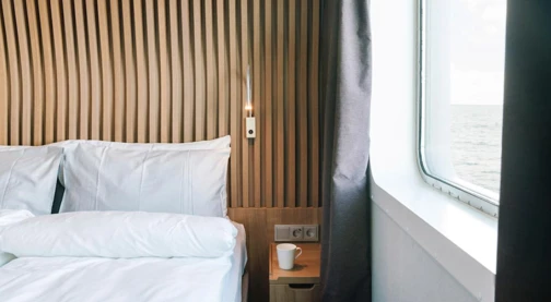 Wheelchair-accessible outside cabin