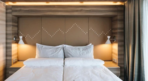 Corner suite with balcony - Upper deck