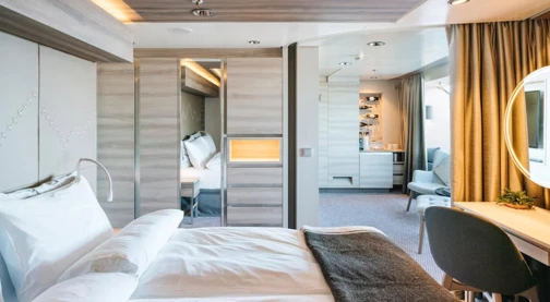 Corner suite - Upper deck