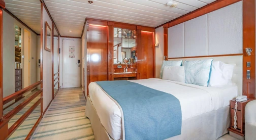 Cabine avec 2 hublots F