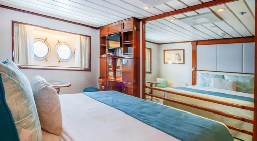 Cabine avec 2 hublots F