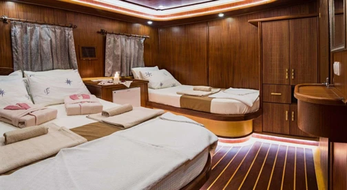 Triple cabin