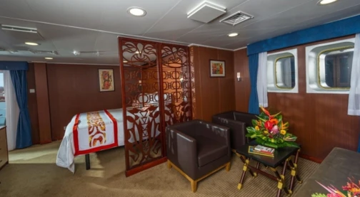 Royalsuite mit eingeschränkter Aussicht - Einschiffungsdeck