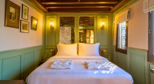 Cabin with King size bed