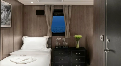 Cabina individual - Puente de recepción y puente principal