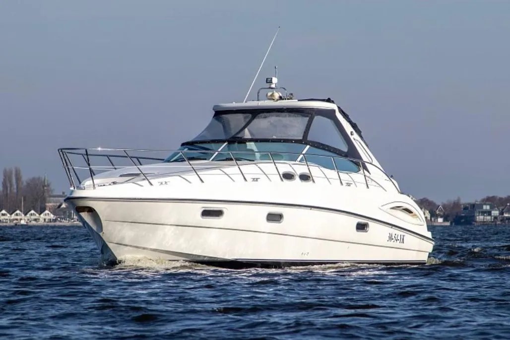 Sealine S38