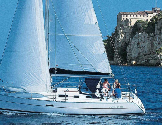 Oceanis Clipper 323