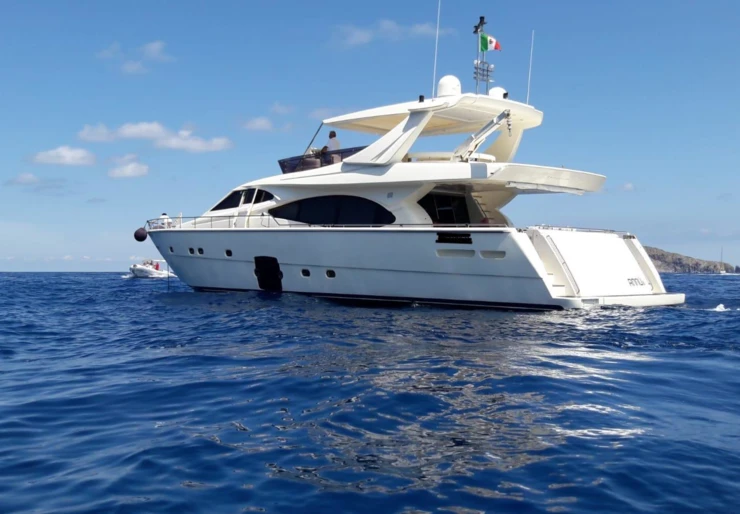 Ferretti 780 Bahamas | Destiny