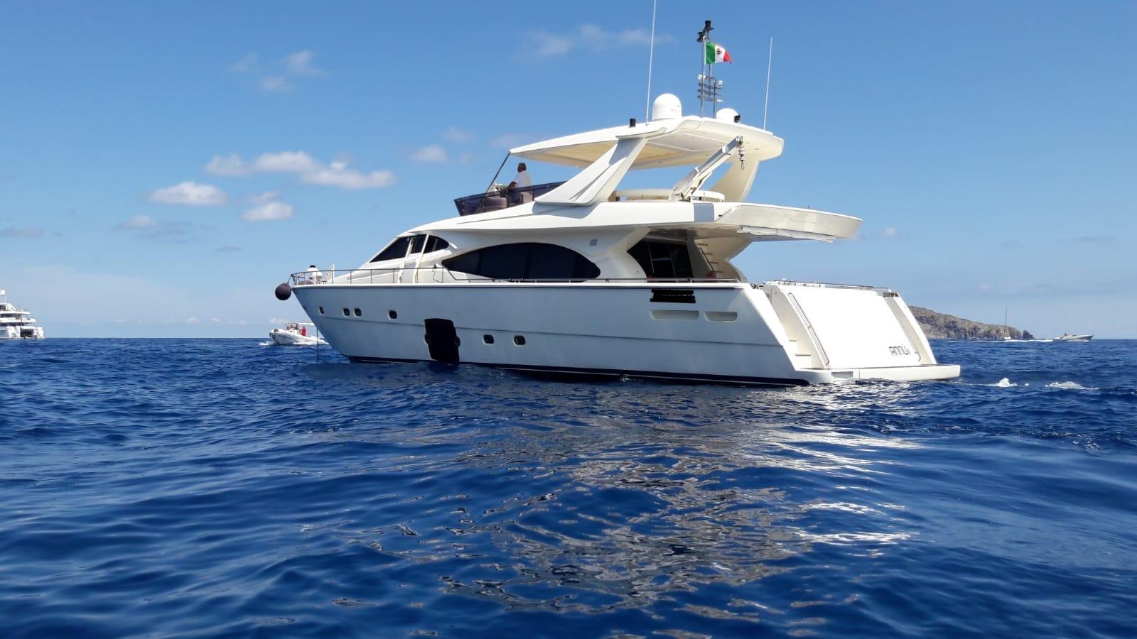 Ferretti 780