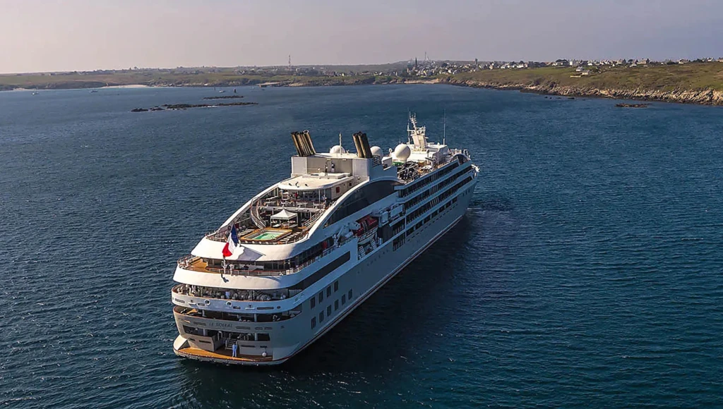 Una straordinaria odissea culturale e tropicale di 16 giorni tra l'Australia nord-occidentale, la Papua occidentale, le Molucche, Komodo e Bali