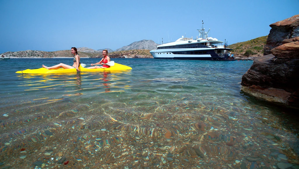 D'Athènes à Corfou, en passant par le Canal de Corinthe, superbe croisière dans les îles Ioniennes