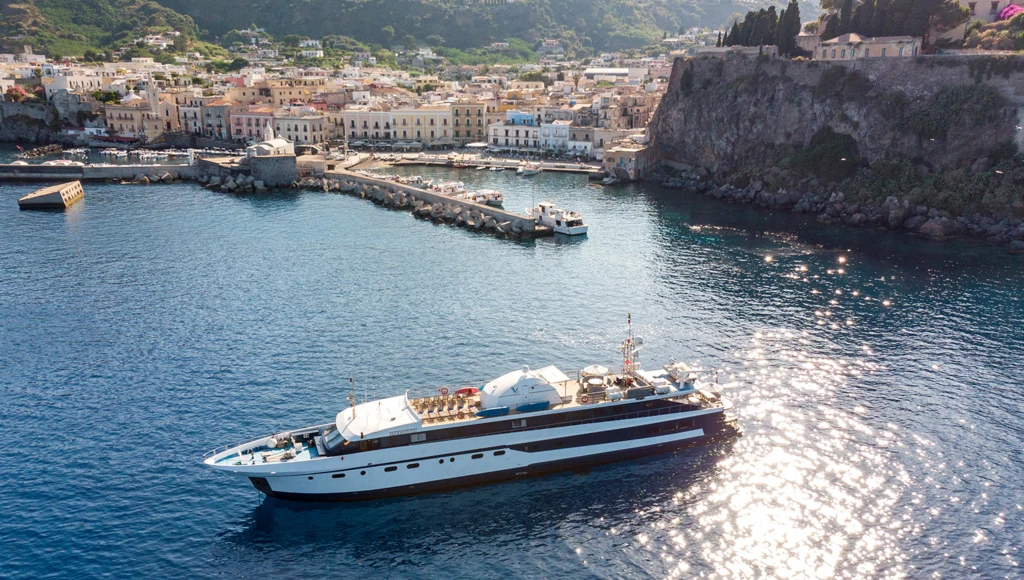D'Athènes à Corfou, en passant par le Canal de Corinthe, superbe croisière dans les îles Ioniennes