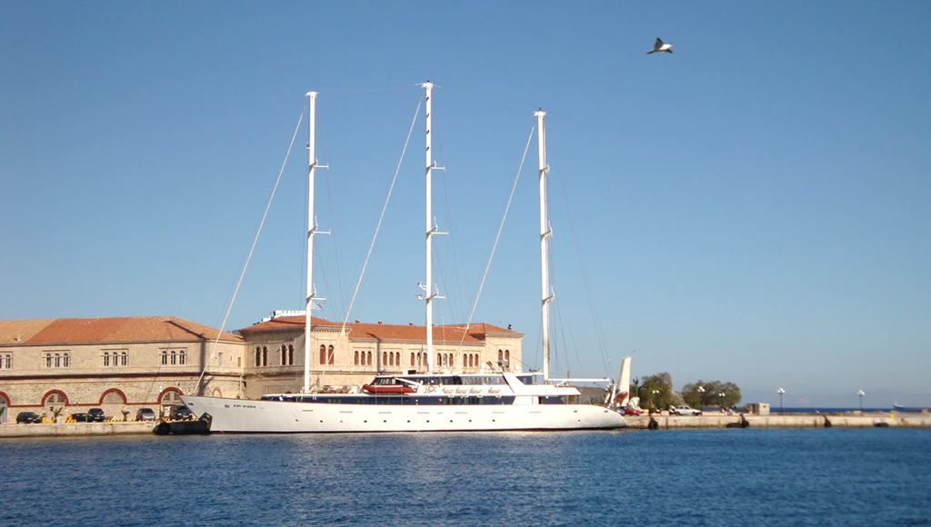 Du Péloponnèse à la mer Égée : voyage épicurien à la découverte des vins et merveilles de la Grèce