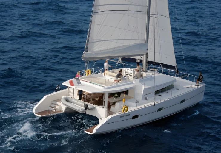 Catamaran 600 Hafen von Mahe | Iris