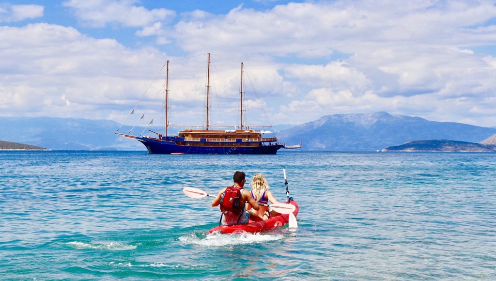 Authentic Cyclades: an exclusive cruise in the Aegean Sea between the charm and serenity of the Greek islands