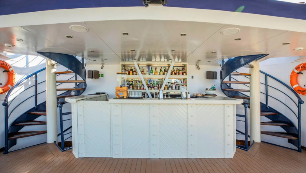 Authentic Cyclades: an exclusive cruise in the Aegean Sea between the charm and serenity of the Greek islands