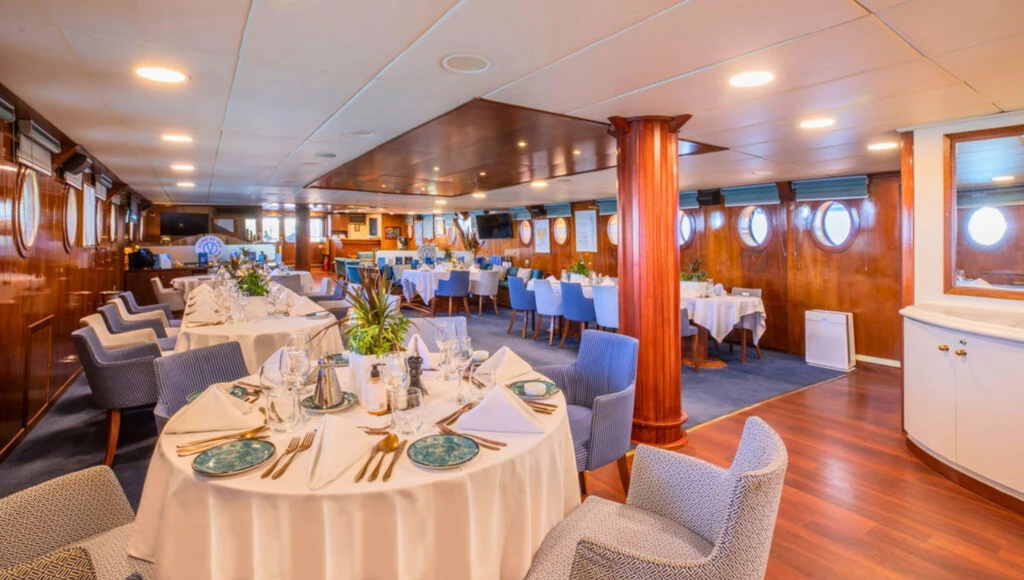 Authentic Cyclades: an exclusive cruise in the Aegean Sea between the charm and serenity of the Greek islands