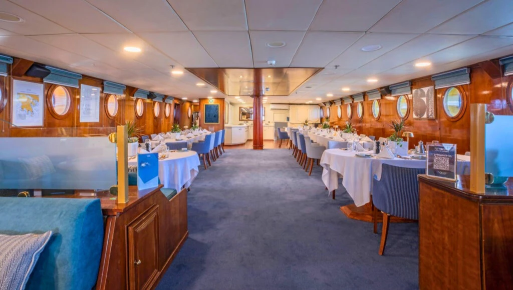 Authentic Cyclades: an exclusive cruise in the Aegean Sea between the charm and serenity of the Greek islands