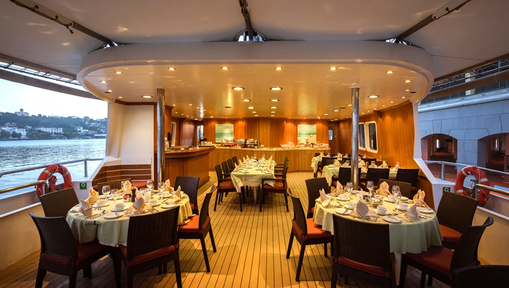 An 11 day tropical odyssey in the Polynesian islands of Papeete, Moorea and Bora Bora