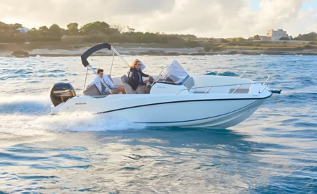 Quicksilver Activ 675 Open