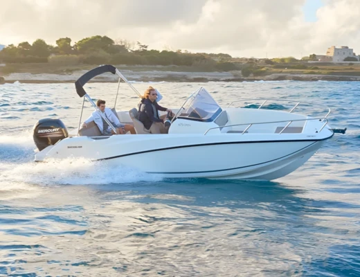 Quicksilver Activ 675 Open