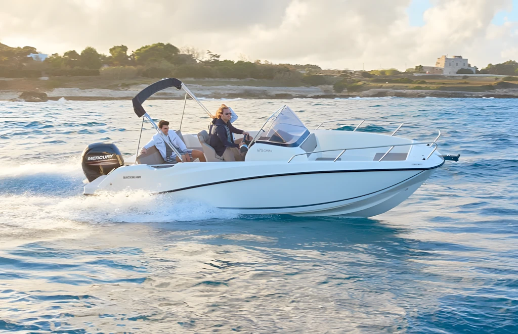 Quicksilver Activ 675 Open